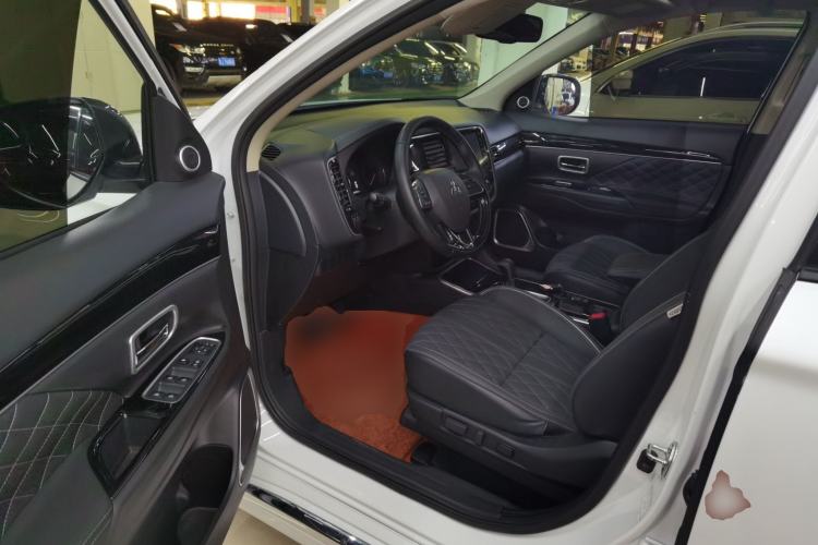 Used Mitsubishi Outlander 2021 Revised Version 2.0L Two-Wheel Drive Enjoyment Edition 5 Seats