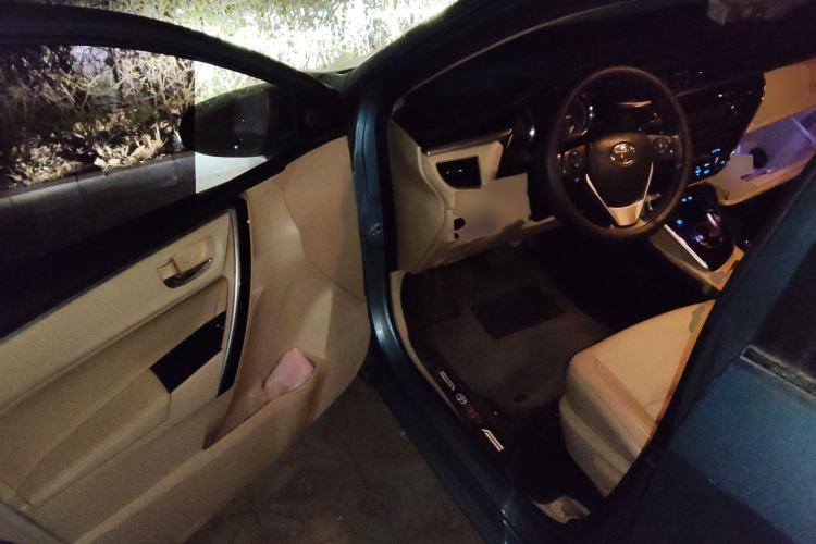 Used Toyota Corolla 2016 Dual-Engine 1.8L E-CVT Elite Edition