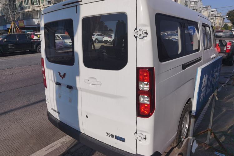 Used Wuling Yangguang 2025 Model 400km Bus Edition—Comfort Edition
