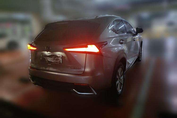 Used Lexus NX 2018 300h Front-Wheel-Drive FENGSHANG Version China V Emission Standard
