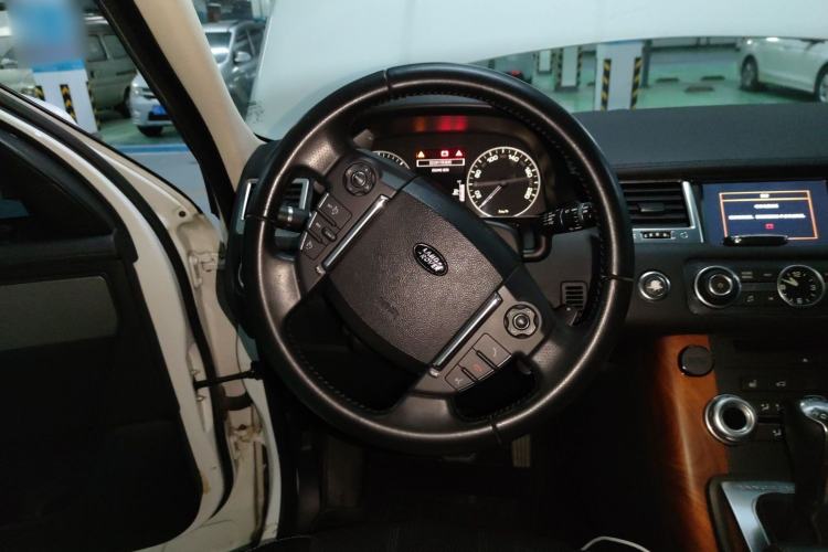 Used Land Rover Range Sport 2013 3.0 TDV6 Diesel Edition Steering Wheel