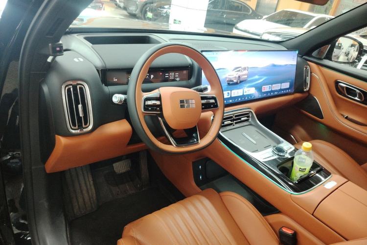 Used Geely Galaxy M9 2025 Model 210km Four-Wheel-Drive Leading Edition
