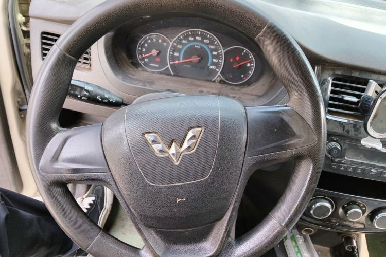 Used Wuling Rongguang V 2016 1.5L Standard Version Steering Wheel