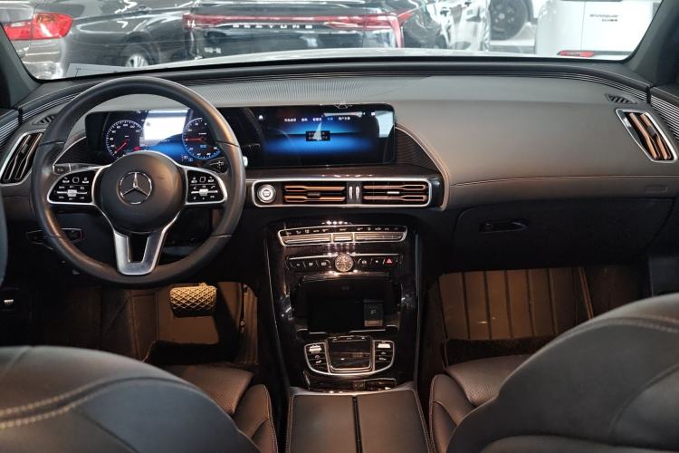 Used Mercedes-Benz EQC 2022-Year Restyled EQC 350 4MATIC Center Console