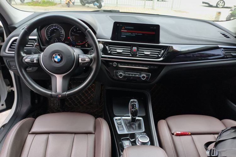 Used BMW 1 Series 2021 125i M Sport Night Edition Center Console