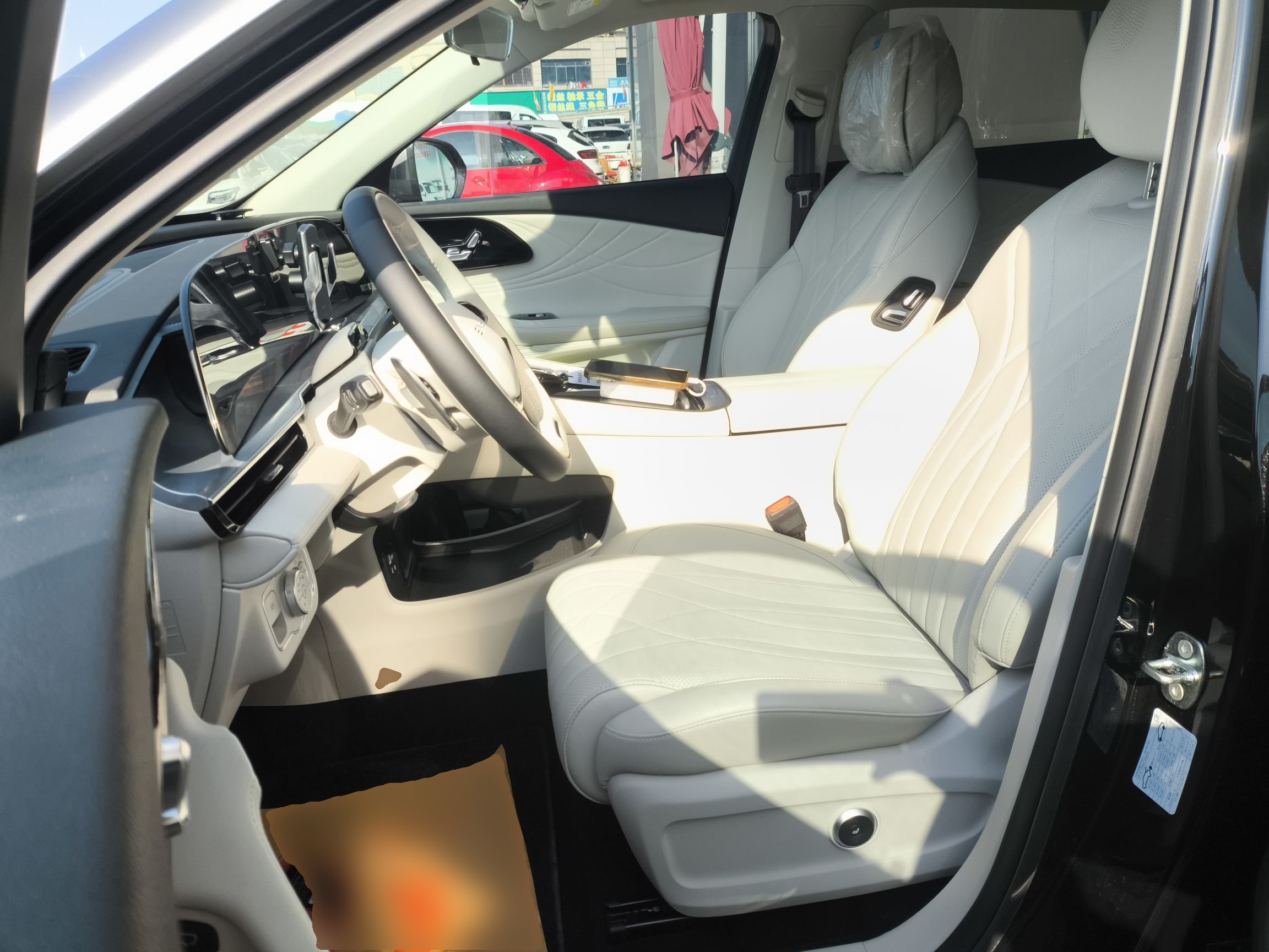 المقاعد الأمامية داخل السيارة