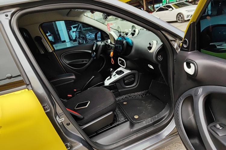 Used smart forfour 2016 1.0L 52 kW Dynamic Edition