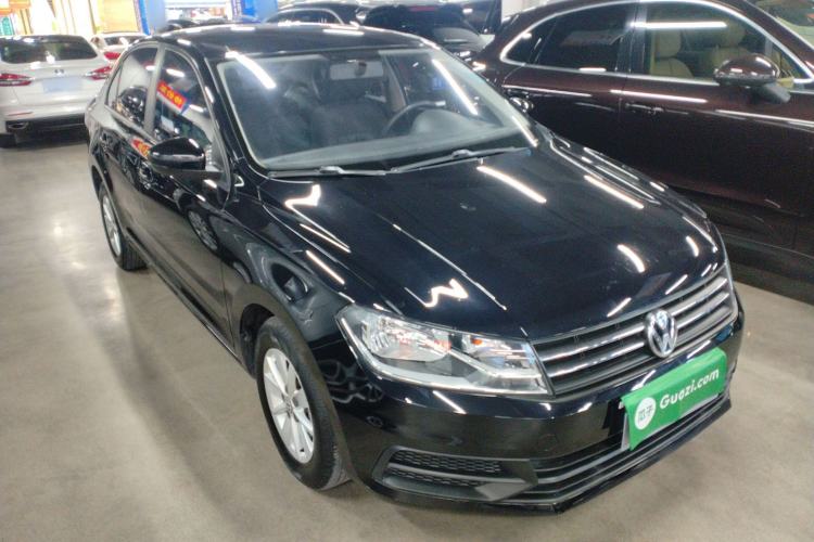 Used Volkswagen Santana 2016 1.6L Manual Fashion Edition Front Right 45 Deg