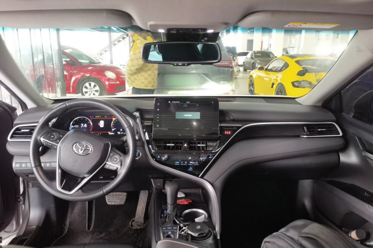 Used Toyota Camry 2021 2.5G Luxury Edition
