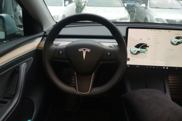 Used Tesla Model Y 2022 Long-Range All-Wheel-Drive Version