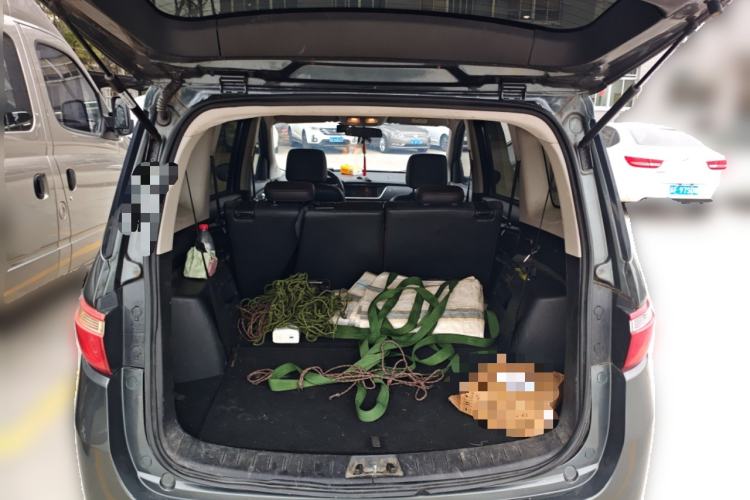 Used CHANGAN KAICHENG Oushang A600 2016 1.5L Manual Luxury 7-Seater Trunk