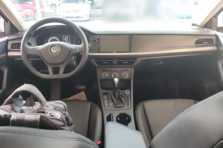 Used Volkswagen Lavida 2019 1.5L Automatic Fashion Edition China VI Center Console