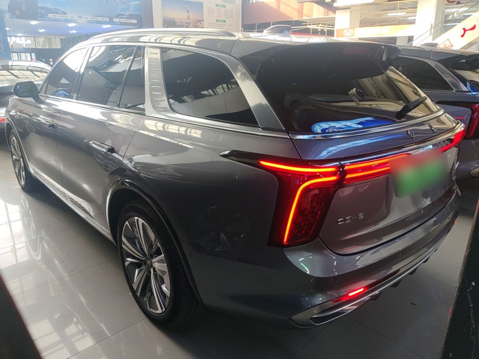 Hongqi E-HS9 2022 690 km Range Flagship Edition Six Seats — снимка 4