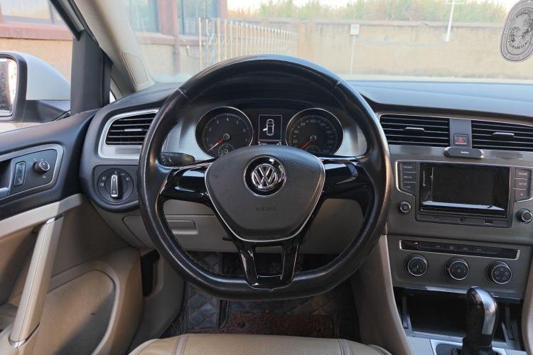 Used Volkswagen Golf 2016 1.6L Automatic Comfort Model Steering Wheel