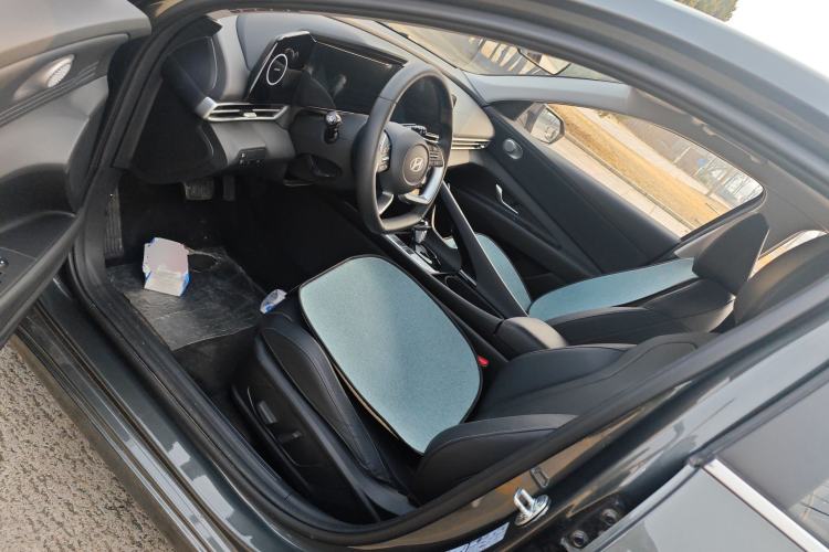 Used Hyundai Elantra 2023 1.5L CVT LUX Prestige Edition Left Front Seat