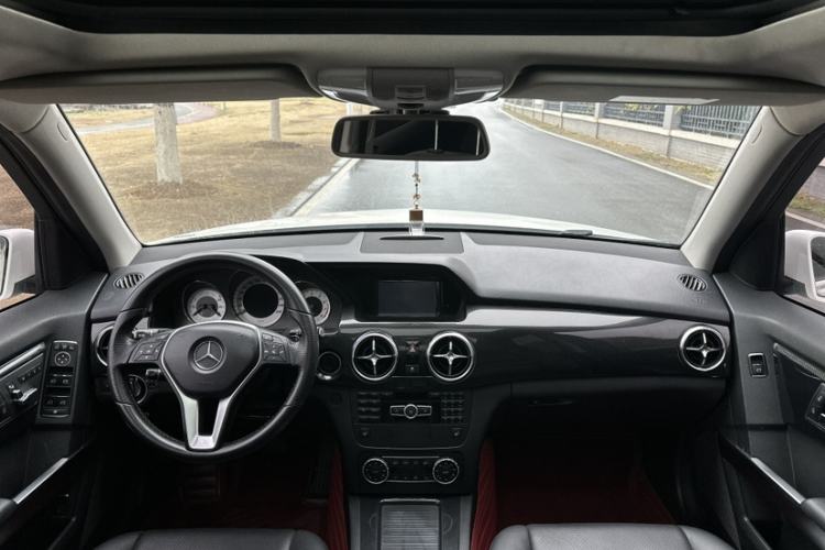 Used Mercedes-Benz GLK-Class 2013 GLK 300 4MATIC Dynamic Sunroof Model