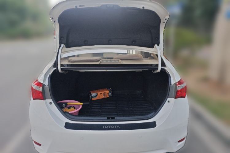 Used Toyota Corolla 2014 1.6L Manual GL Trunk