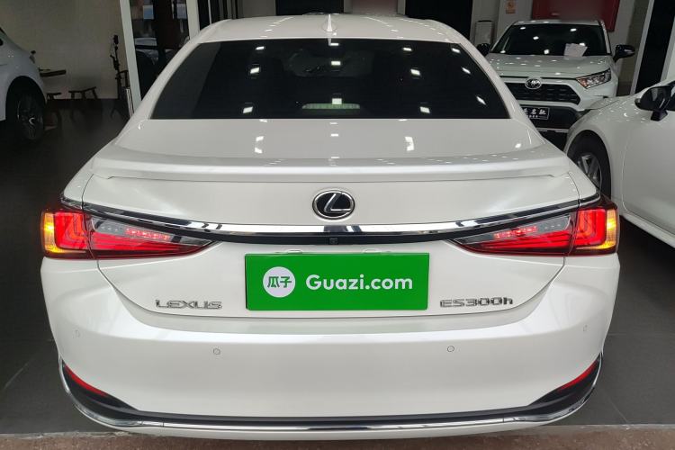 Used Lexus ES 2022 300h Excellence Edition
