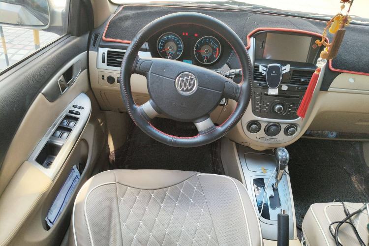 Used Buick Excelle 2013 1.5L Automatic Classic Model
