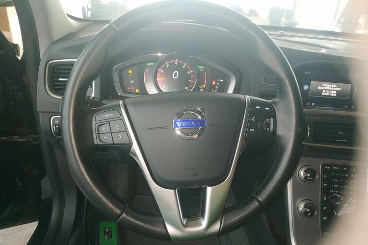 Used Volvo S60 2017 S60L T5 Intelligent Drive Edition Steering Wheel