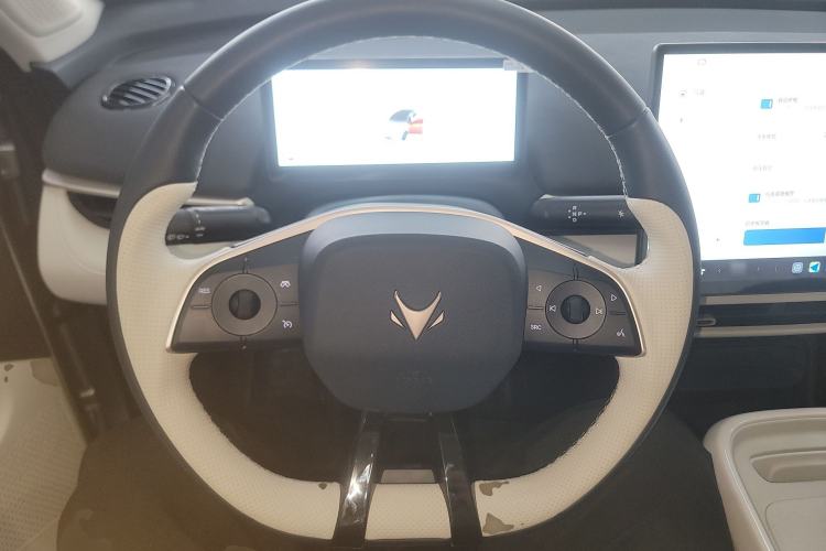 Used ARCFOX T1 2025 Model 320 PLUS
