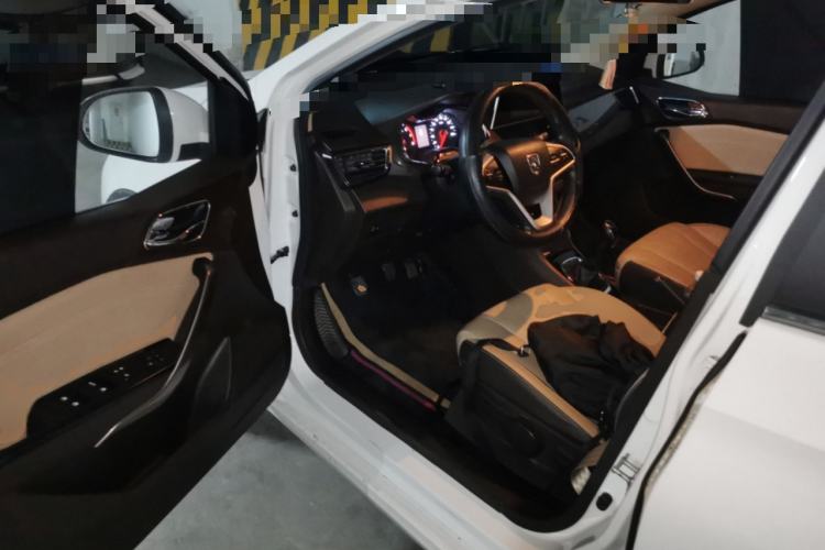 Used Baojun 310W 2017 1.5L Manual Fashion Edition China VI Driver Seat