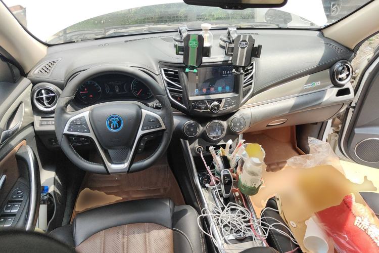 Used BYD Song New Energy 2017 Song DM 1.5TID All-Wheel Drive Prestige Model Center Console