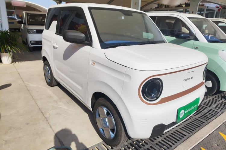 Used Geely Galaxy Panda 2024 Panda Mini 200km Endurance Bear Front Right 45 Deg