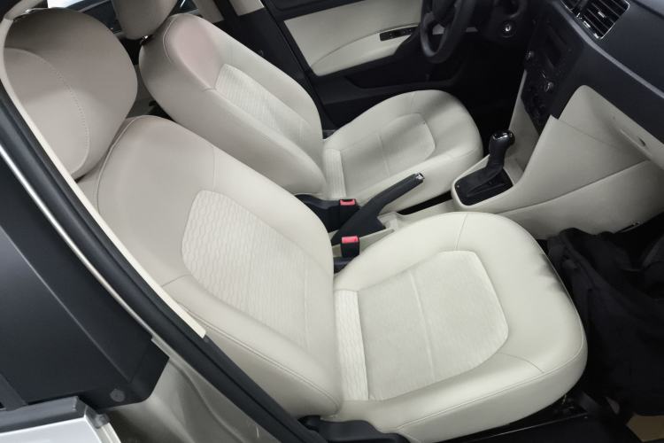 Used Skoda Rapid 2013 1.6L Automatic Smart Selection Model
