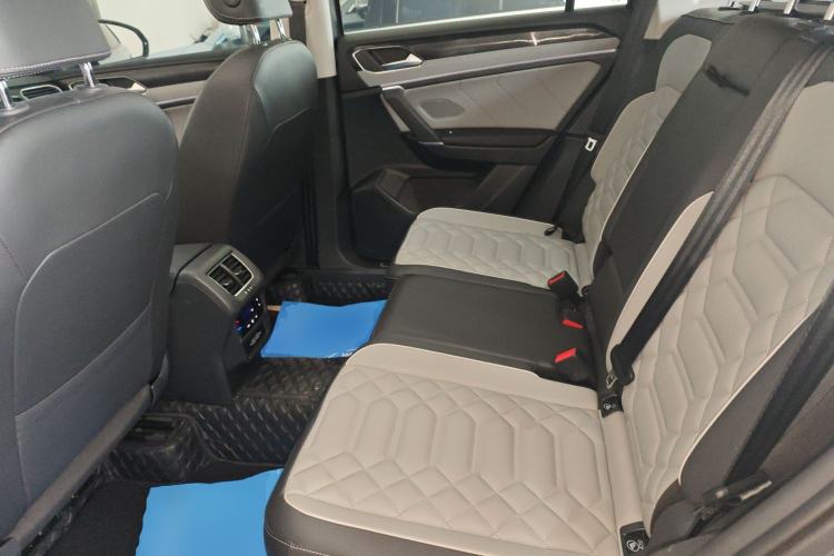 Used Volkswagen Tayron 2023 300TSI Two-Wheel-Drive Luxury Plus Advanced Edition Left Rear Seat