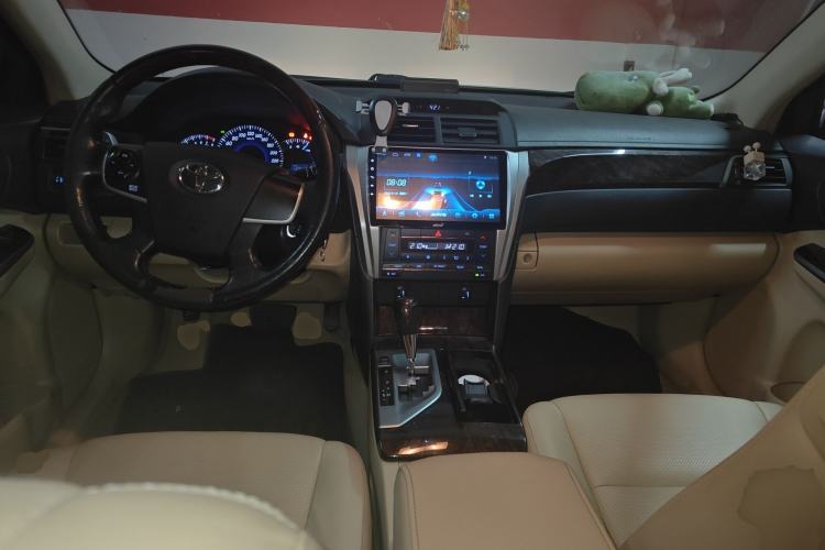 Used Toyota Camry 2015 2.0G Premier Edition Center Console