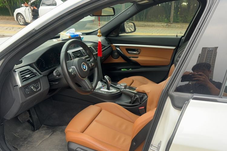 Used BMW 3 Series GT 2018 330i xDrive M Sport Edition Left Front Seat