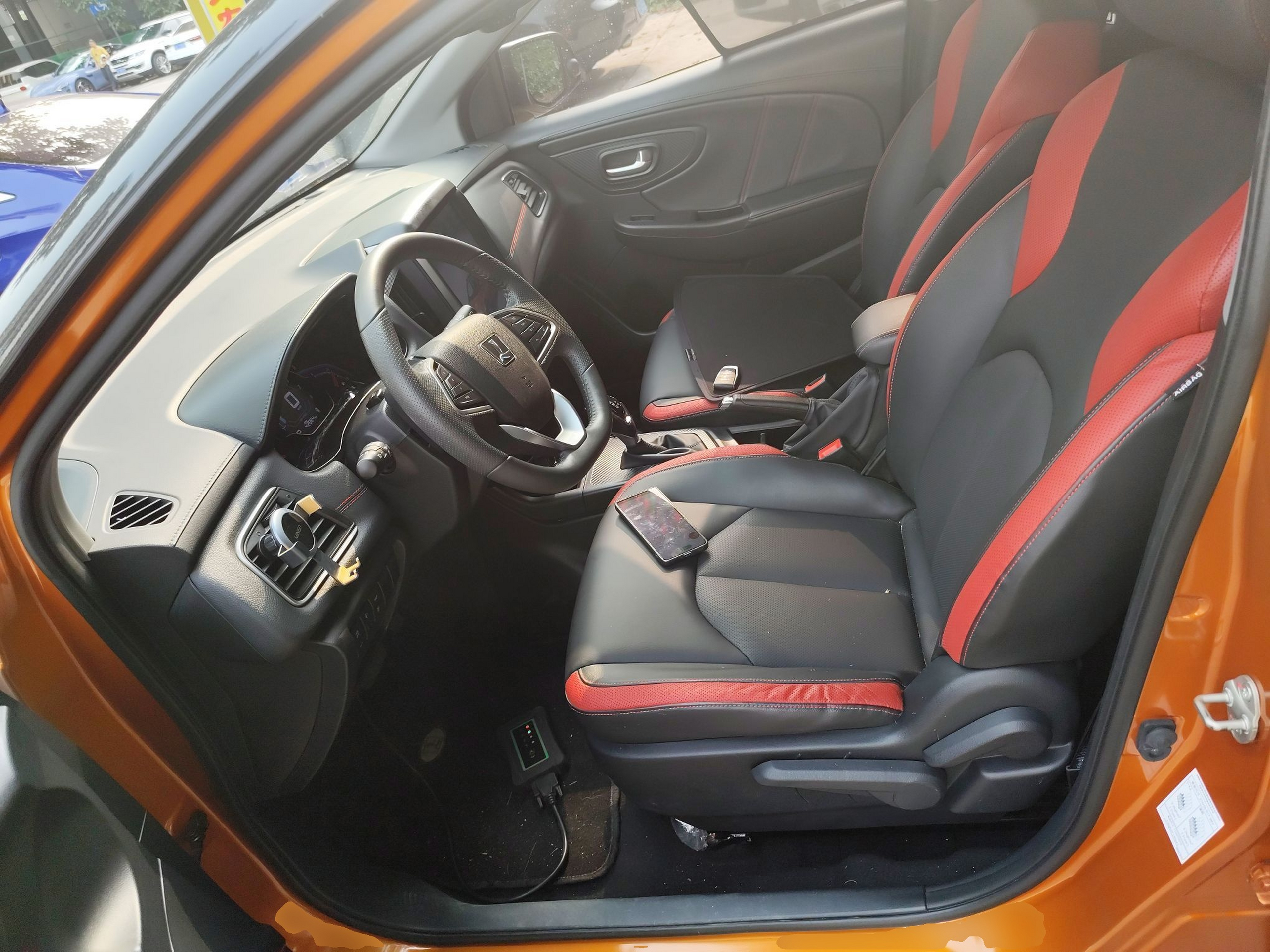 Переднее сиденье в автомобиле