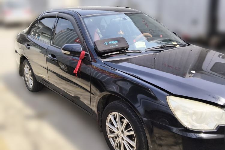 Used Soueast V3 Lingyue 2014 1.5L Manual Entry-Level Version Front Right 45 Deg