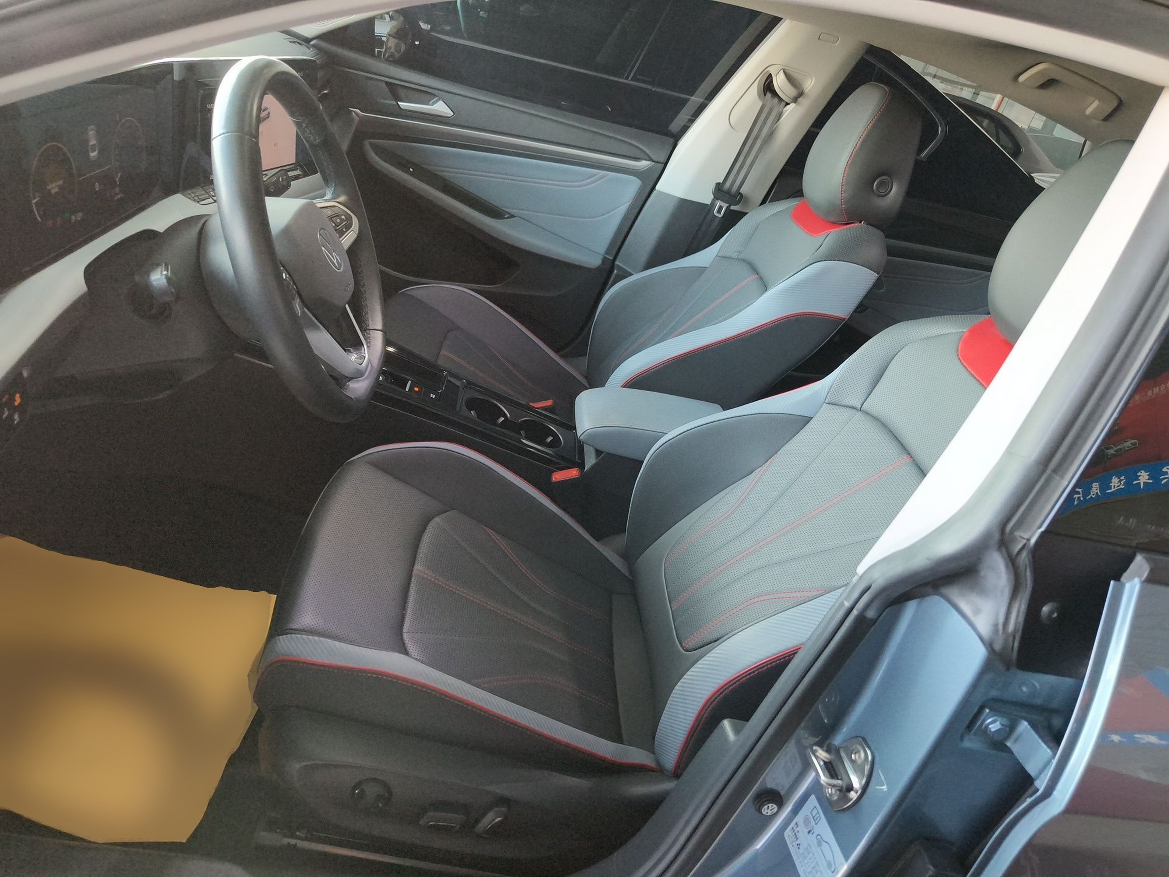 Interior delantero