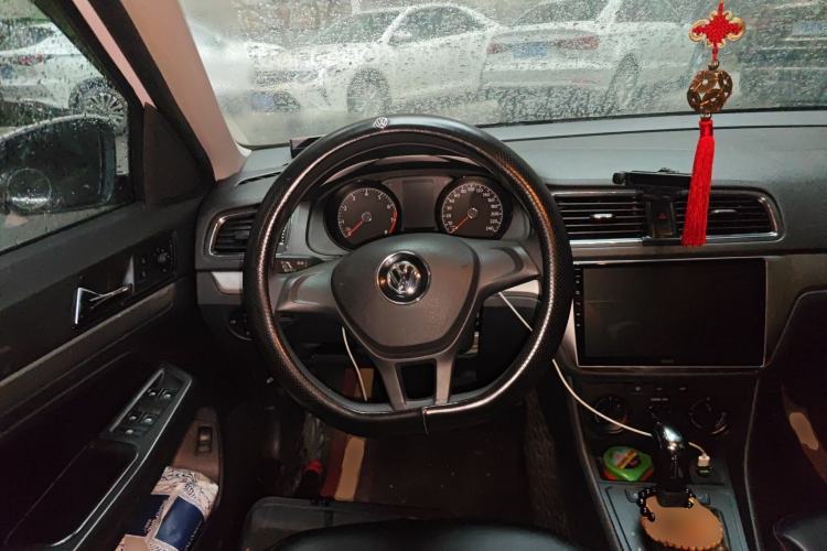 Used Volkswagen Lavida 2017 1.6L Automatic Fashion Edition Steering Wheel