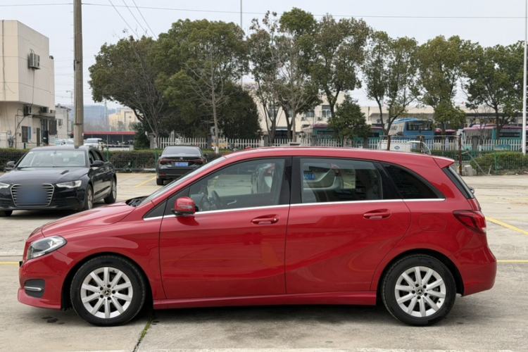 Used Mercedes-Benz B-Class 2017 B 180 Exterior 4