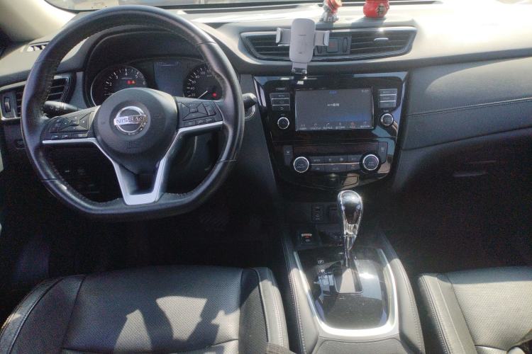 Used Nissan X-Trail 2017 2.5L CVT Luxury Edition 4WD Interior 2