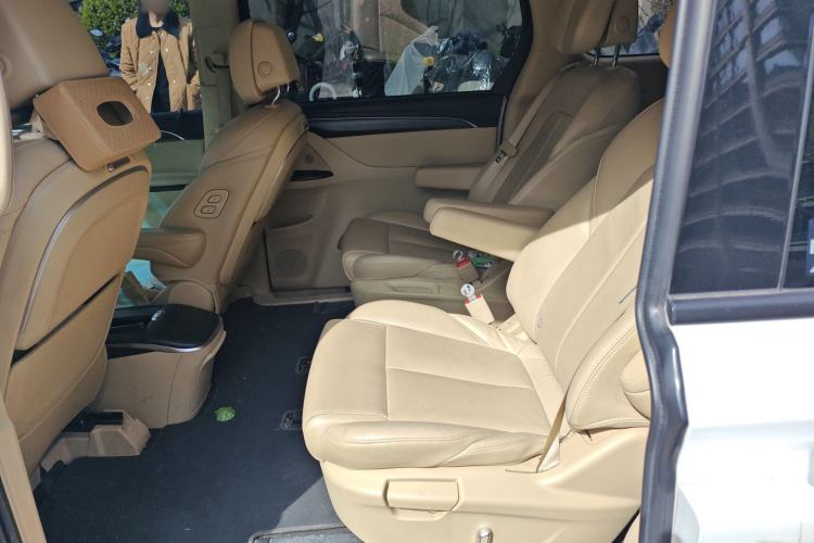 Used Buick GL8 2022 ES Landtrek 653T Luxury Edition