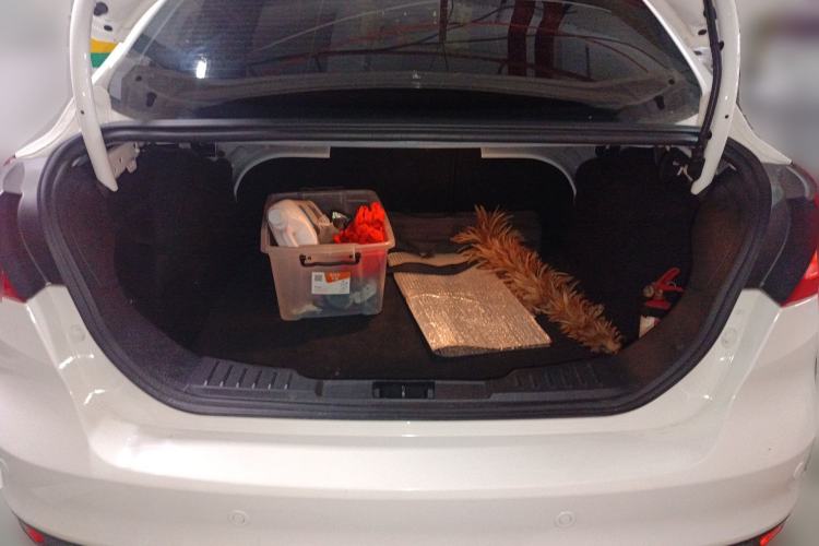 Used Ford Focus 2017 Sedan 1.6L Automatic Fashion Edition Smart Drive Version Trunk