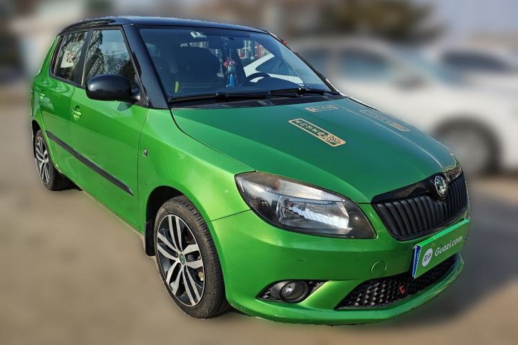 Used Skoda Fabia 2012 1.6L Automatic Sport Edition Front Right 45 Deg