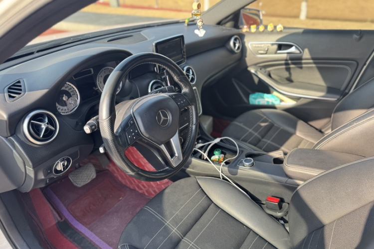 Used Mercedes-Benz A-Class (Import) 2015 A 200 Fashion Model
