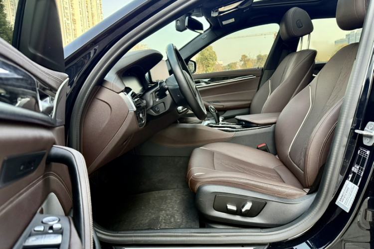 Used BMW 5 Series 2022 Second Facelift 525Li M Sport Package