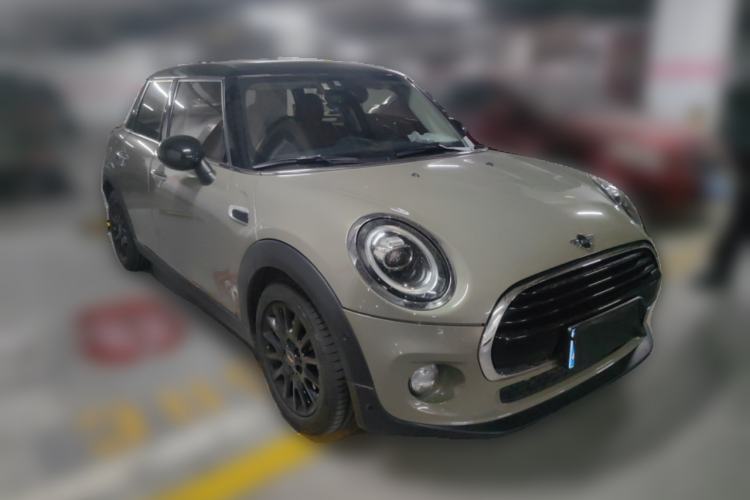 Used MINI 2018 1.5T COOPER Classic Edition Five-Door Version Front Right 45 Deg