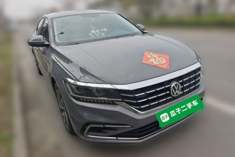 Used Volkswagen Passat New Energy 2019 430 PHEV Hybrid Luxury Edition Front Right 45 Deg