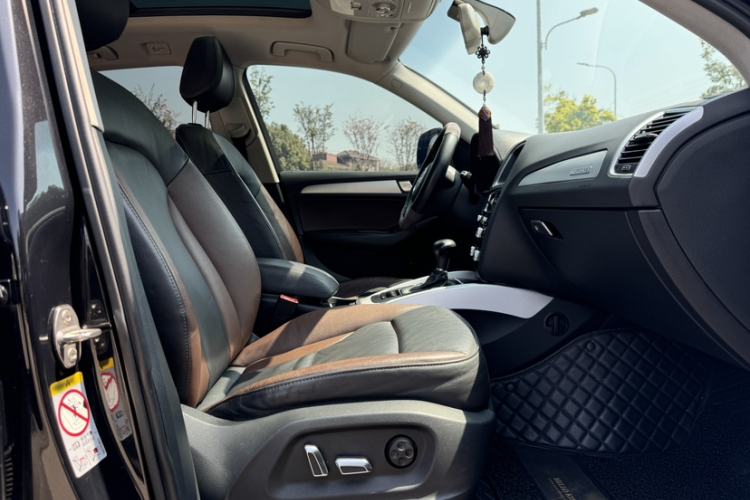 Used Audi Q5 2018 Collector's Edition 40 TFSI Technology Model