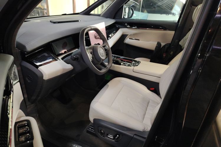 Used Zeekr 009 2024 7-Seater Walk-Through Version Four-Wheel Drive 108 kWh Left Front Seat