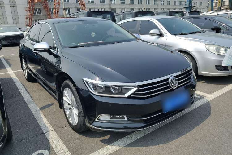 Used Volkswagen Magotan 2017 330TSI DSG Leading Model
