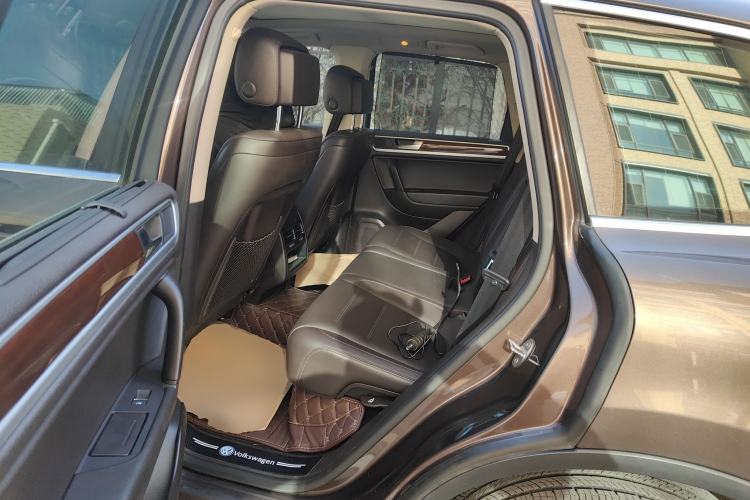 Used Volkswagen Touareg 2015 3.0 TSI Comfort Model