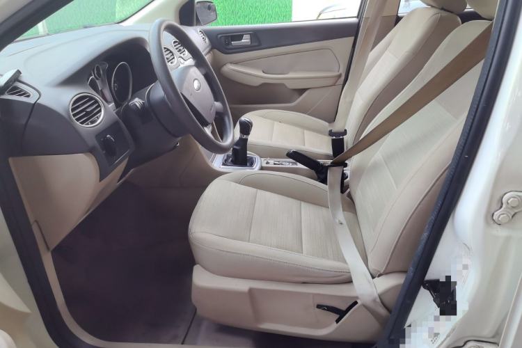 Used Ford Focus 2013 Sedan Classic 1.8L Manual Base Model Left Front Seat